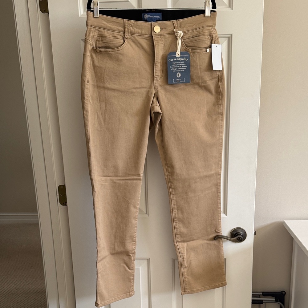 Democracy Women's Tan Skinny Jeans NWT